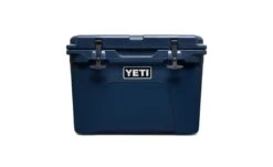 YETI Tundra 35 -Alfa Grill Shop 191241 Navy Hard Coolers Website Assets Studio Tundra 35 Navy Front 1680x1024 1